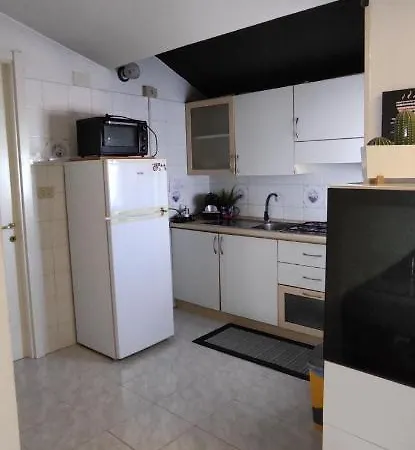 Ferienhaus Attic - Ideale Per Lavoro, Trasferte E Brevi Soste